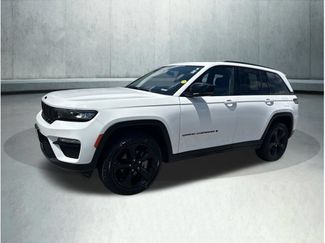 Used 2023 Jeep Grand Cherokee Limited w/ Black Appearance Package AWD/4WD 360° Tour