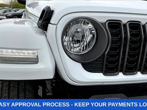 Used 2024 Jeep Wrangler Unlimited AWD/4WD image 42