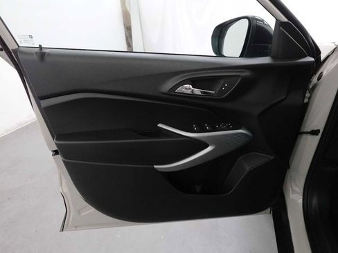 Used 2026 Chevrolet Trax RS FWD image 10