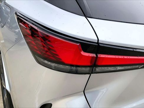 Used 2024 Lexus RX 350 FWD w/ Technology Package image 27