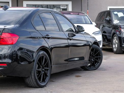 Used 2018 BMW 320i Sedan image 13