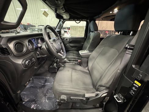 Used 2023 Jeep Wrangler Sport image 17