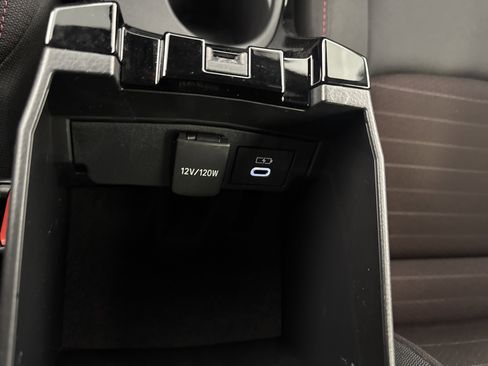 Used 2025 Toyota Corolla SE w/ Convenience Package FWD image 28