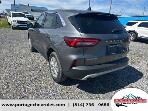 Used 2023 Ford Escape Active AWD/4WD image 3