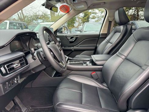 Used 2022 Lincoln Aviator AWD w/ Premium Package image 14