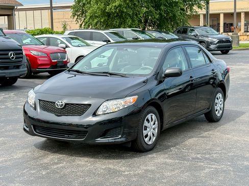 Used 2010 Toyota Corolla LE FWD image 4
