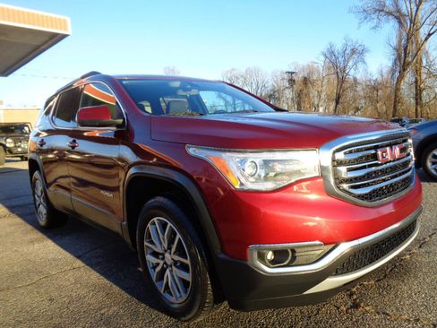 Used 2017 GMC Acadia SLE w/ Driver Alert Package I FWD image 3