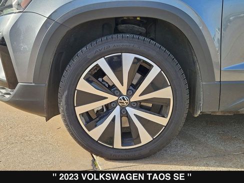 Used 2023 Volkswagen Taos SE image 11