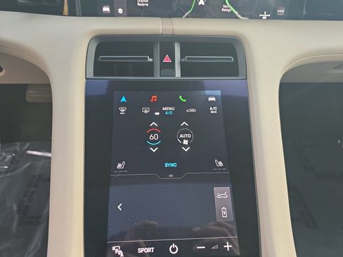 Used 2021 Porsche Taycan image 24