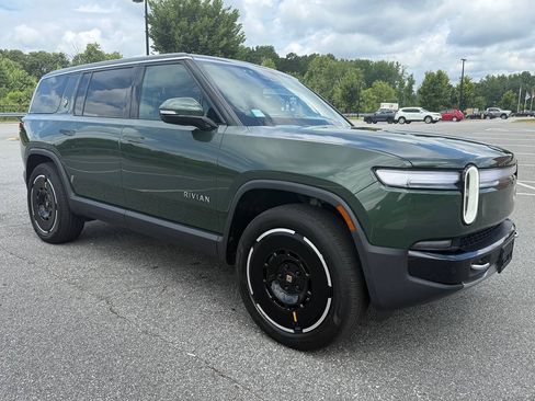 Used 2025 Rivian R1S Adventure AWD/4WD image 5