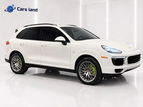 Used 2018 Porsche Cayenne S AWD/4WD image 2