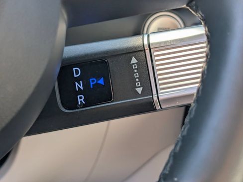 Certified 2025 Hyundai Tucson Limited AWD/4WD image 33