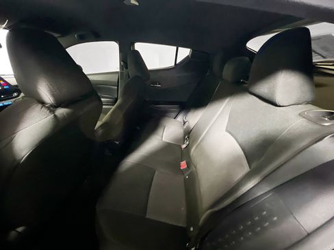 Used 2019 Toyota C-HR LE image 27