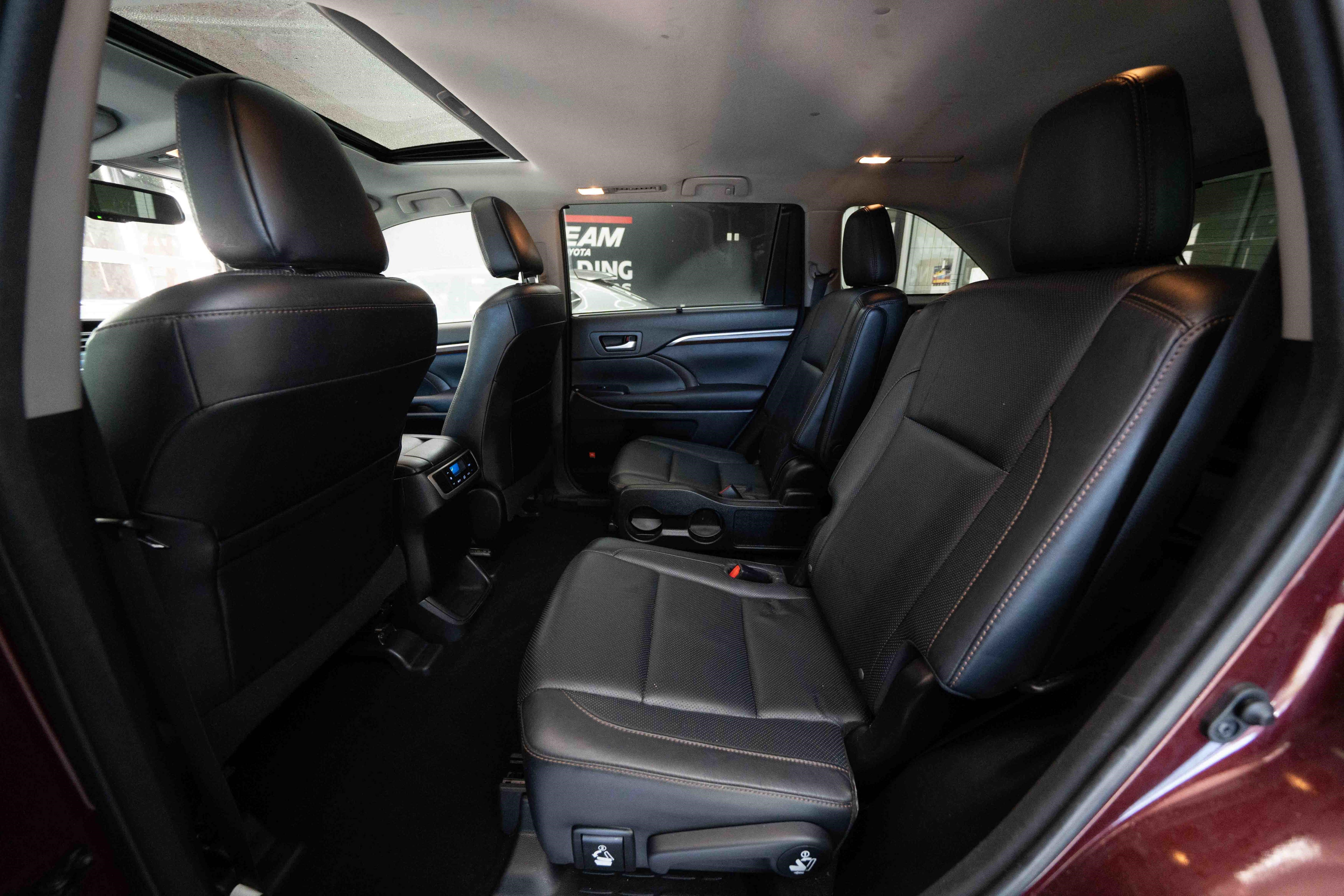 Used 2016 Toyota Highlander Limited AWD/4WD image 23