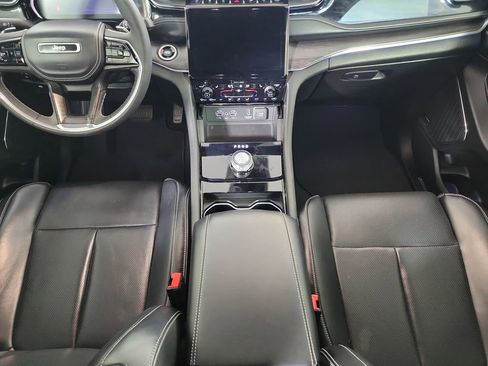 Used 2023 Jeep Grand Cherokee L Overland w/ Luxury Tech Group IV RWD image 15