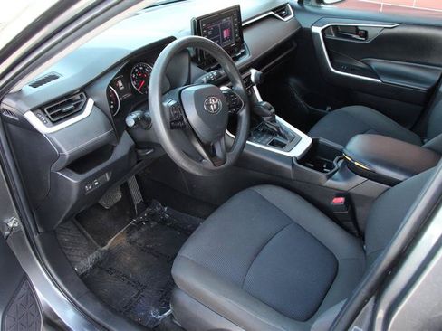 Used 2022 Toyota RAV4 LE w/ Carpet Mat Package (TMS) AWD/4WD image 13