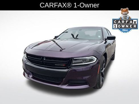 Used 2021 Dodge Charger SXT w/ Plus Group image 2