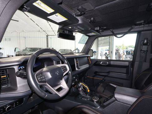 Used 2024 Ford Bronco Badlands AWD/4WD image 9