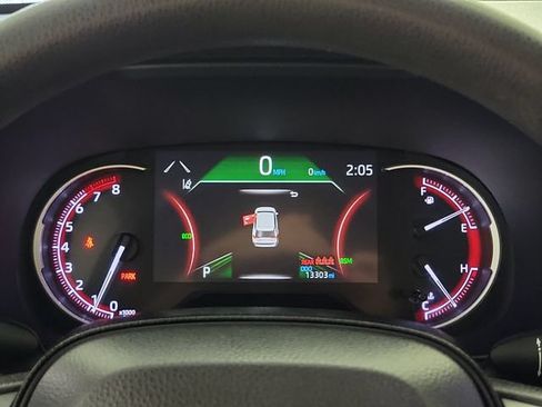 Used 2024 Toyota RAV4 XLE FWD image 27