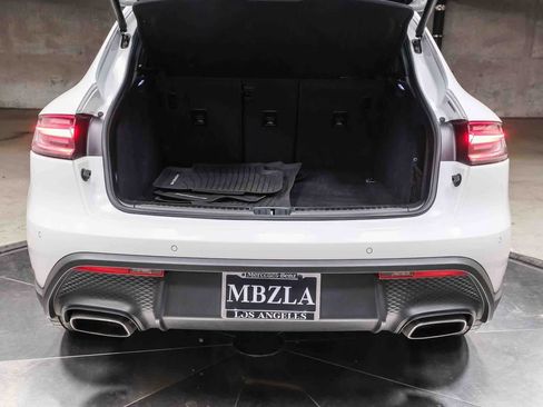 Used 2023 Porsche Macan AWD/4WD image 32