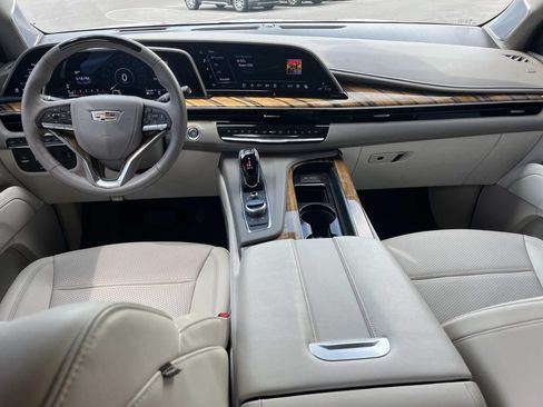 Certified 2023 Cadillac Escalade Sport Platinum w/ LPO, ONYX Package AWD/4WD image 17