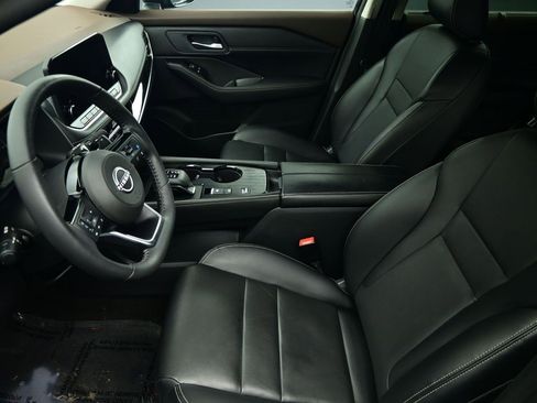 Used 2023 Nissan Rogue SL w/ SL Premium Package image 15