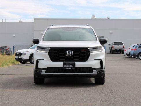 New 2025 Honda Pilot TrailSport image 9