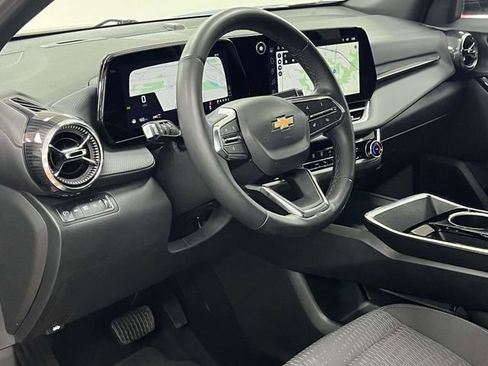 Used 2025 Chevrolet Equinox LT AWD/4WD image 15