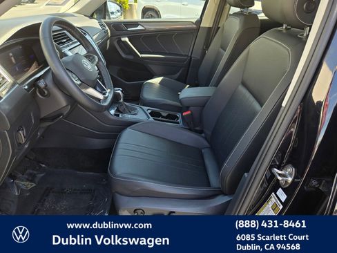 Used 2023 Volkswagen Tiguan SE w/ Panoramic Sunroof Package FWD image 15