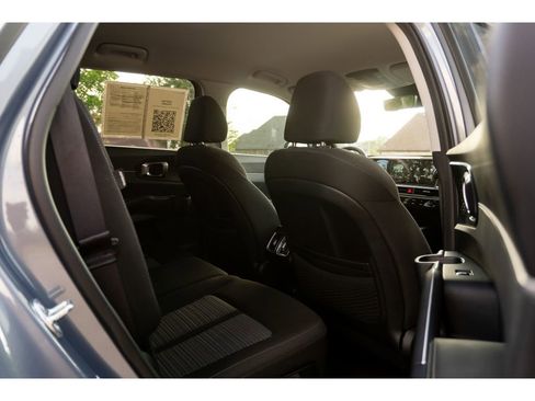 Used 2025 Kia Sorento LX FWD image 17