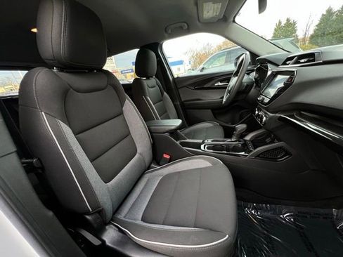 Used 2022 Chevrolet TrailBlazer LT w/ Convenience Package image 22