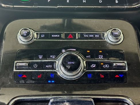 Used 2023 Lincoln Nautilus Reserve w/ Luxury Package AWD/4WD image 14