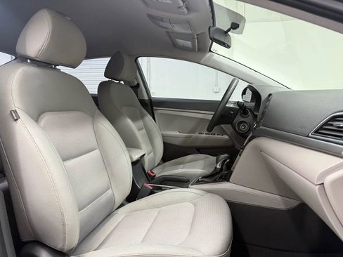 Used 2017 Hyundai Elantra SE FWD image 11