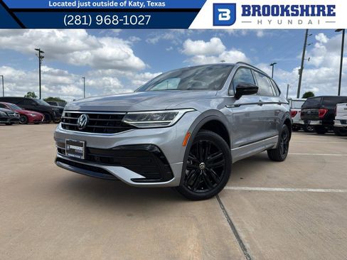 Used 2022 Volkswagen Tiguan SE R-Line FWD image 1