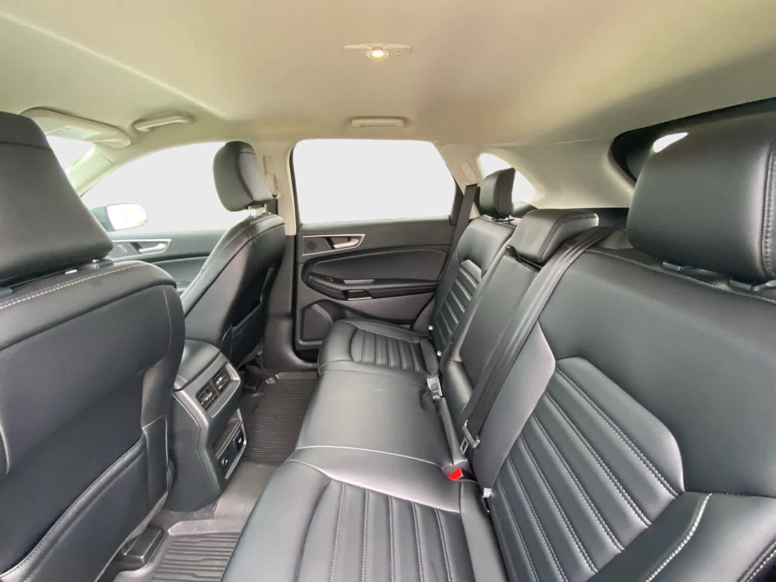 Used 2023 Ford Edge SEL w/ Convenience Package AWD/4WD image 13