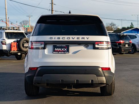 Used 2019 Land Rover Discovery SE image 10