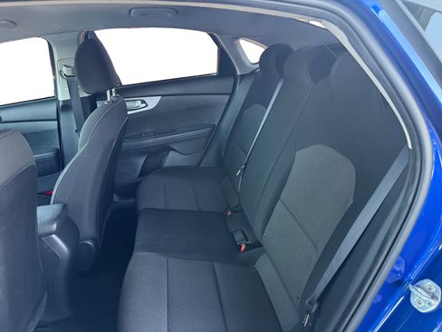 Used 2022 Kia Forte LXS w/ LXS Technology Package FWD image 11
