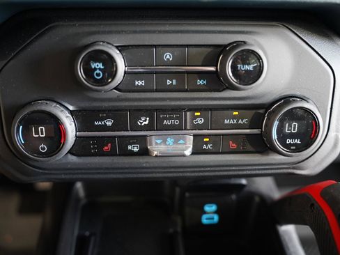 Used 2025 Ford Bronco Heritage Edition AWD/4WD image 19