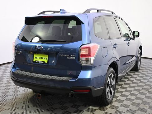 Used 2017 Subaru Forester 2.5i Premium AWD/4WD image 5