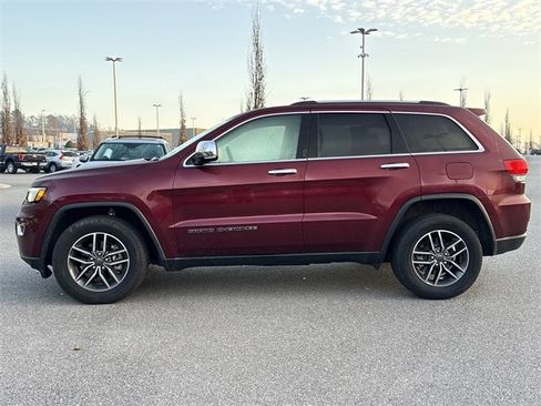 Used 2019 Jeep Grand Cherokee Limited w/ Luxury Group II image 3