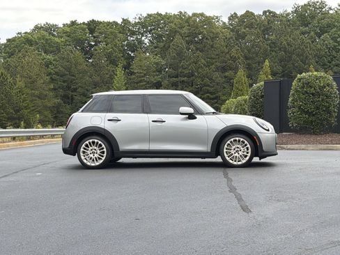 New 2026 MINI Cooper 4-Door Hardtop FWD image 5