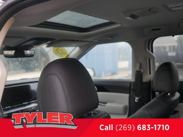 Used 2024 Kia Carnival SX Prestige FWD image 41