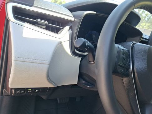 Used 2026 Toyota Corolla Cross LE FWD image 18