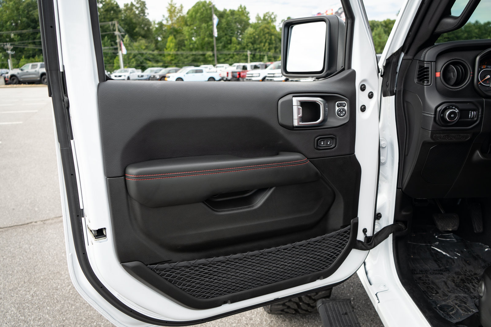 Used 2024 Jeep Wrangler Unlimited Rubicon 392 AWD/4WD image 33