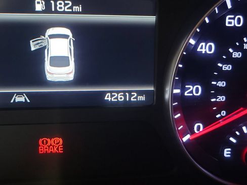 Used 2024 Kia Forte LXS FWD image 24