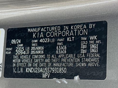 Used 2025 Kia Soul LX w/ LX Technology Package FWD image 12
