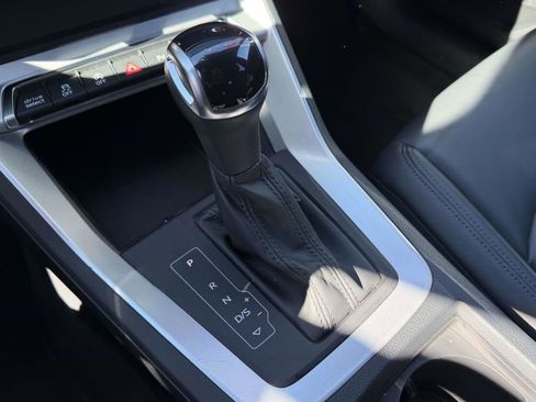 Used 2025 Audi Q3 2.0T Premium image 26