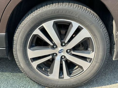 Used 2019 Subaru Outback 2.5i Limited w/ Popular Package #2 AWD/4WD image 13