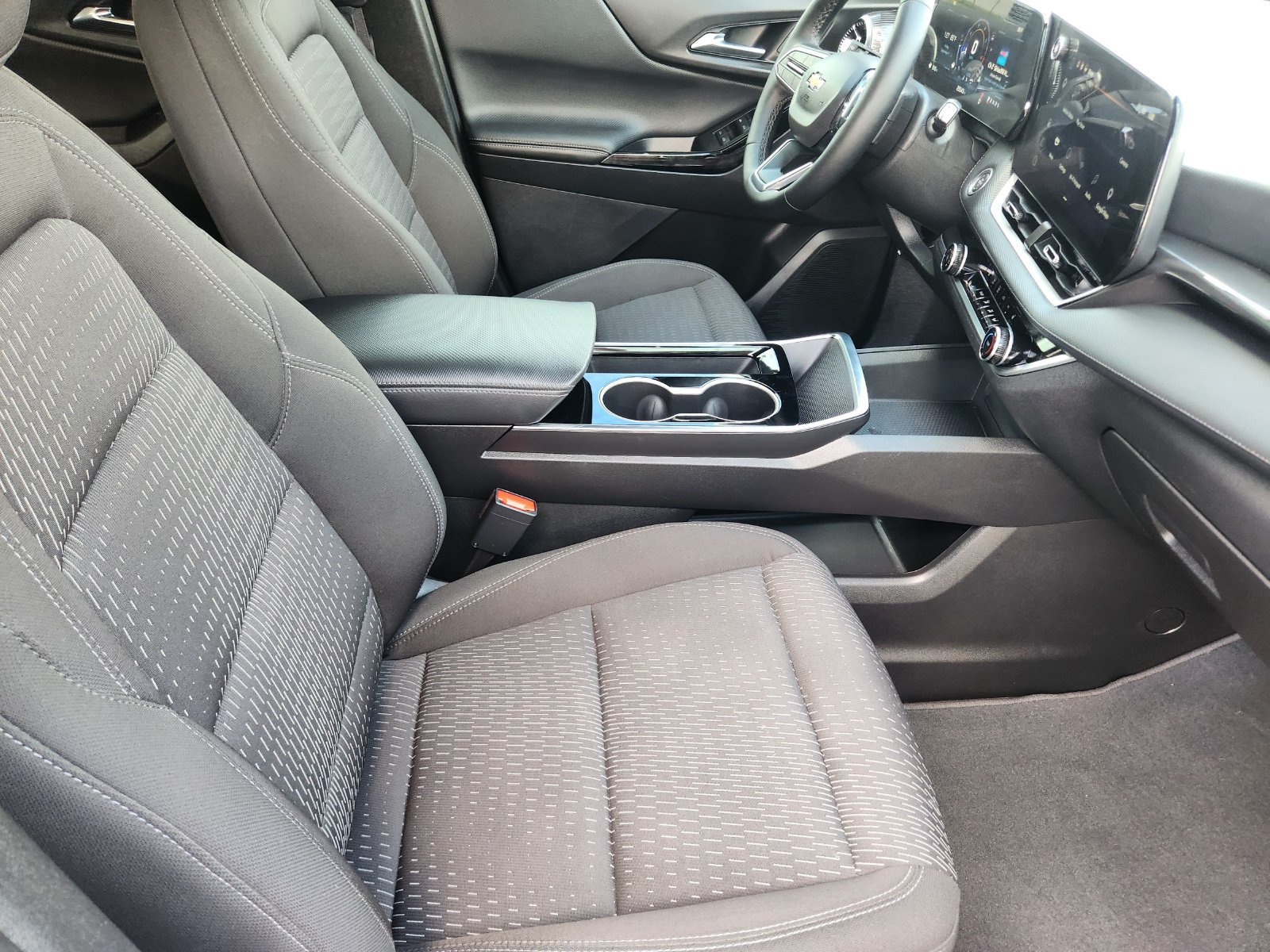 Certified 2025 Chevrolet Equinox LT w/ Safety and Technology Package FWD image 16