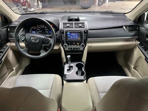 Used 2012 Toyota Camry LE FWD image 9